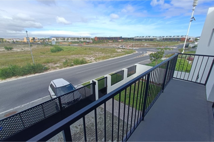 To Let 3 Bedroom Property for Rent in Sandown Western Cape